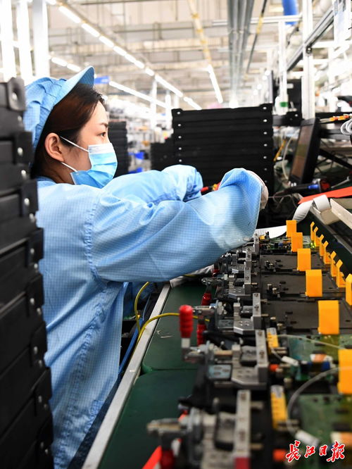 武漢打造智造大城新引擎 百家智能工廠引領工業智能化升級